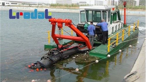 Navă de scurgere cu aspirație